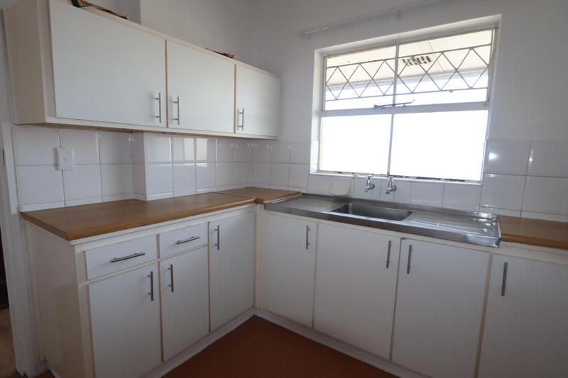 To Let 2 Bedroom Property for Rent in Lansdowne Western Cape